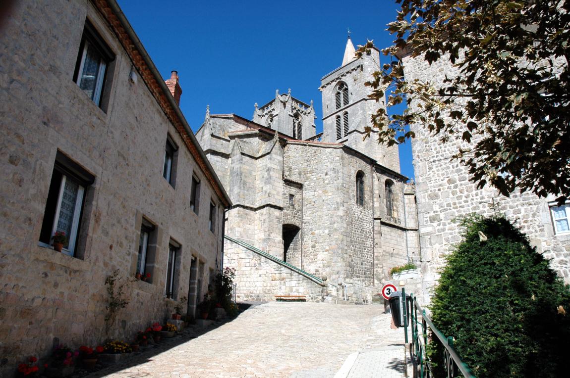 Touristische Übersetzung für das Fremdenverkehrsbüro von St Bonnet le Château